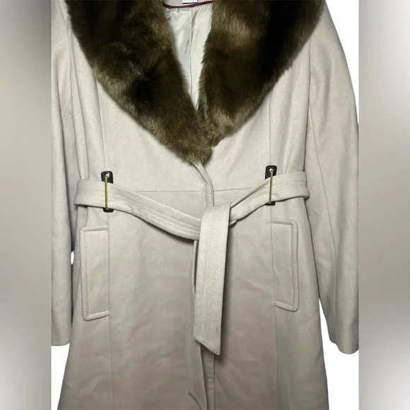 NWOT WORTHINGTON LINED WOOL BLEND FAUX FUR REMOVABLE COLLAR COAT WITH BELT - Picture 3 of 14